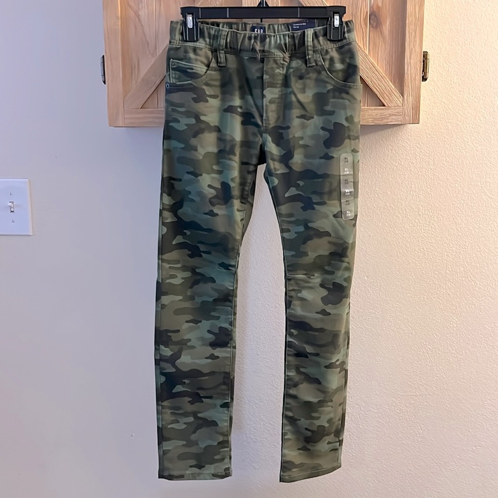 (12) GAP Denim Camo Stretch Slip-on Slim Leg Sits Below Waist Cozy washwell